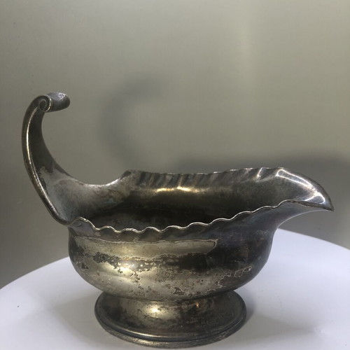 Elkinginton silver plated English gravy boat used