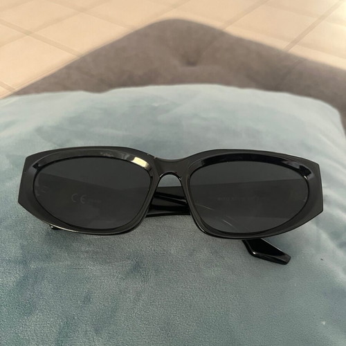 Black retro rectangle cateye sunglasses like new