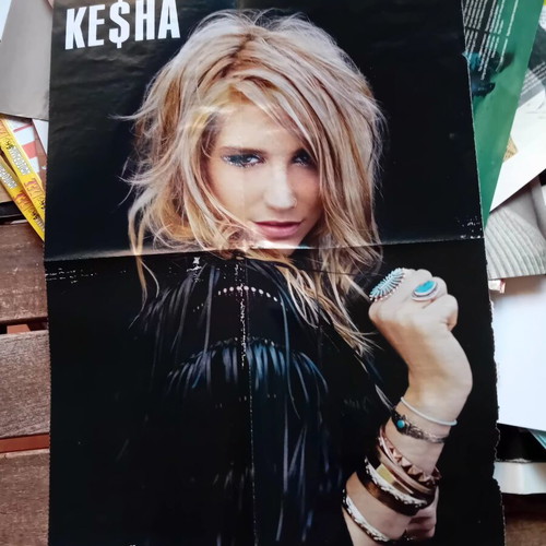 Posters of 2000s artists like new, set of 12