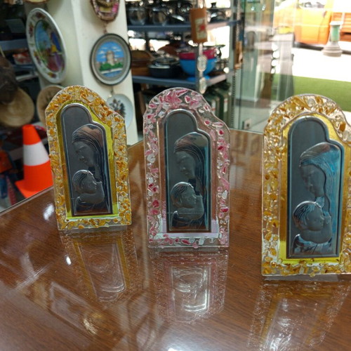Set of bonbonnieres new in 3 different colors, 3 pieces