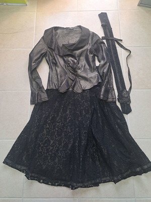 Italian women's set made in Italy, like new, jacket and lace skirt with belt S/M