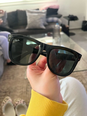 Ray Ban Black Wayfarer Sunglasses like new