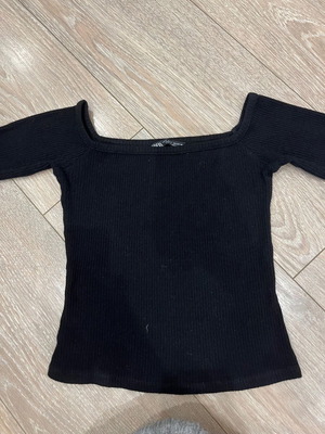 Zara top used, ribbed fitted black, size S