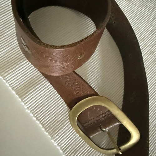 Leather belt with gold buckle used, size 100, brown