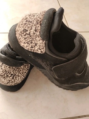 Elma Milani αθλητικά παπούτσια με animal print από δέρμα πόνυ, μαύρα, μέγεθος 37