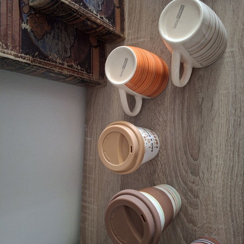 Coffee mugs used, set of 5, excellent condition