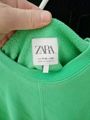 Zara green sweatshirt like new for height up to 1.52m