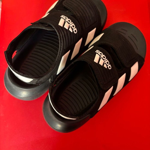 Adidas Altaswim 2.0 kids sandals size 27 new black