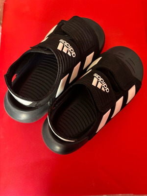 Adidas Altaswim 2.0 kids sandals size 27 new black