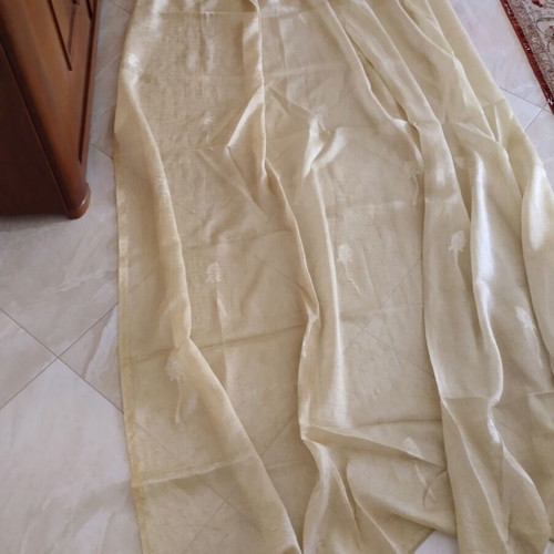 Curtain like new, yellow gold color, dimensions 2.48x2.36 with 0.82 gathers