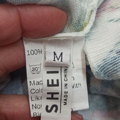 Shein women's sleeveless blouse like new, multicolor with straps