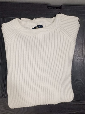 Zara women's winter knitted sweater white medium like new