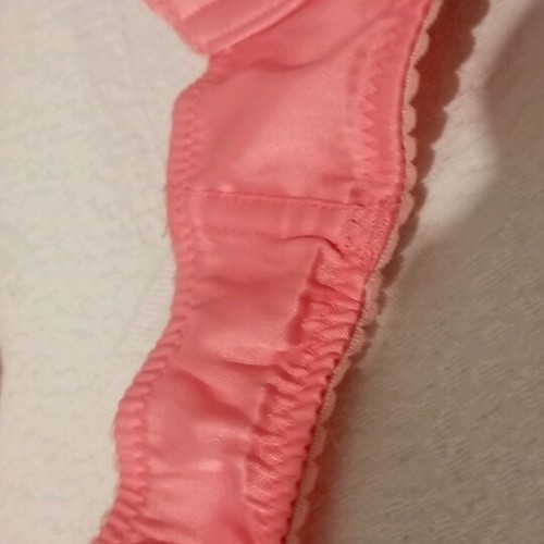 Venus Victoria satin pink bra 65B like new