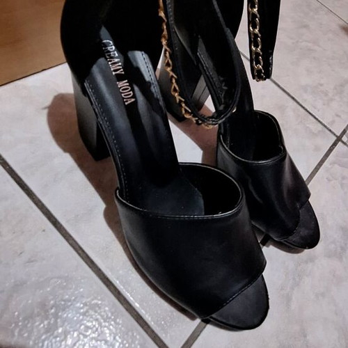 Black sandals with gold details like new, 10 cm heel