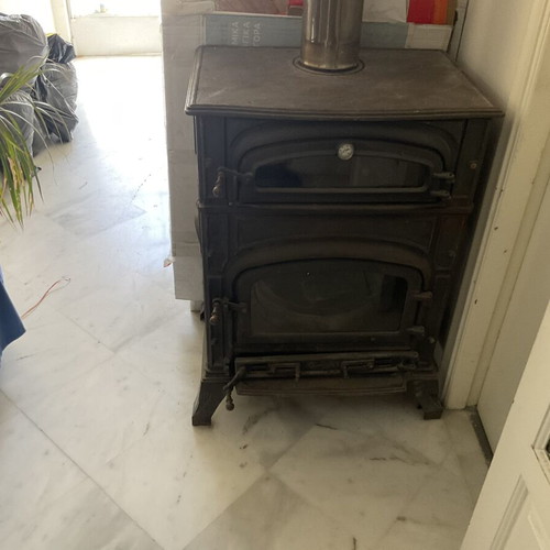 Cast iron stove with oven Karpetis used