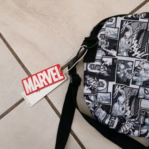 Marvel children's bag new, shoulder type, black and white