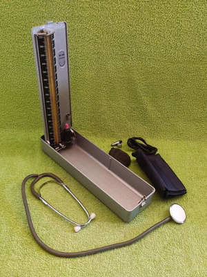 Mercury sphygmomanometer Japan BK-1001 used, vintage 1950s-60s