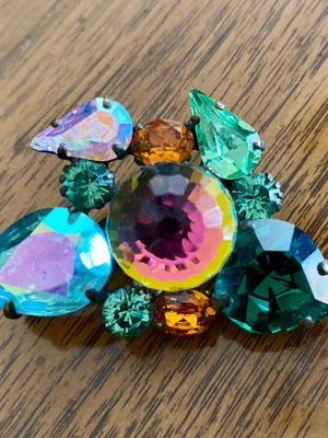 Fancy brooch with semi-precious stones new