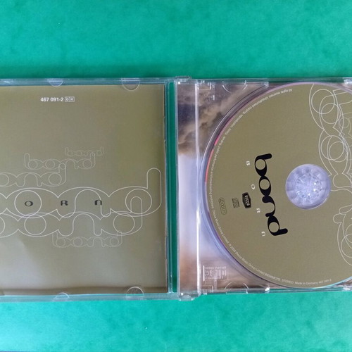 Bond Born CD like new