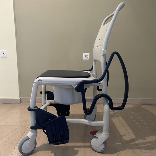 Robotec bath wheelchair