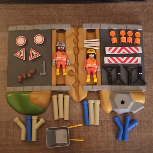 Playmobil 3126 construction repair site set, rare collectible 2002