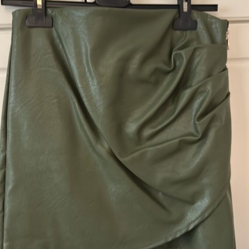 Leather skirt Celestino used, green, size XL