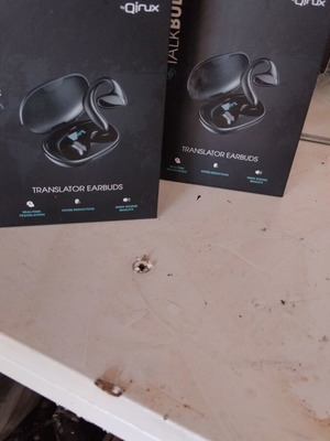 Translator earbuds new, 2 pieces, black and white
