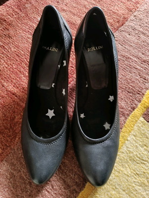 Rollini black leather pumps like new, size 40