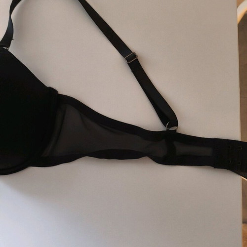 Primark 80D black bra like new without padding with underwire