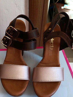 High-heeled sandals brown like new size 36