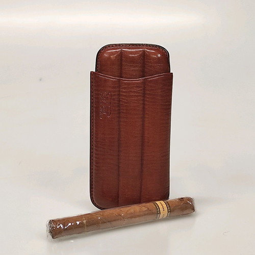 Leather cigar case for 3 cigars like new
