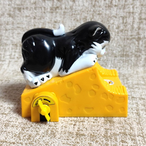 Cheese Saving Bank wind-up new vintage plastic coin bank with box