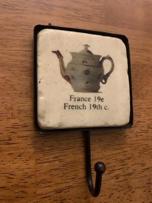 Hanging hook like new with ceramic teapot tile