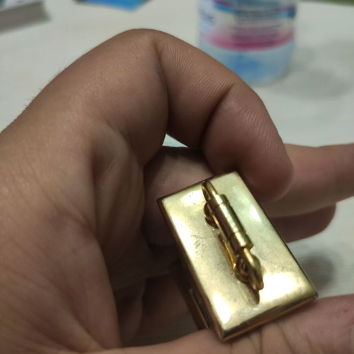 Desk clock analog used, needs battery replacement