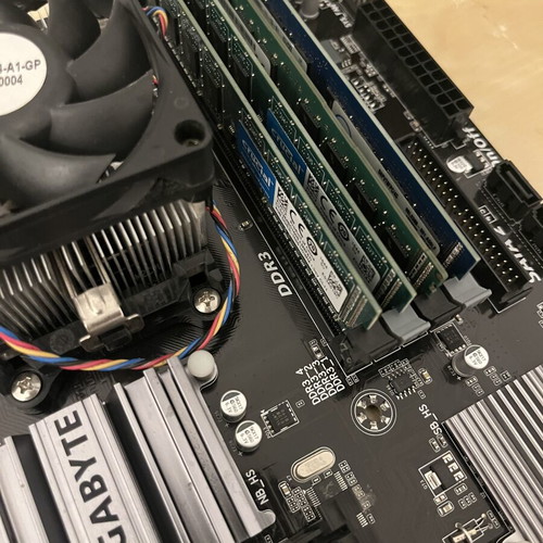 AM3+ set AMD FX-4320 with Gigabyte 78LMT-USB3 motherboard and 16GB RAM