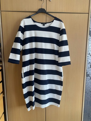 Esmara Navy and White Striped Dress like new with Pockets
