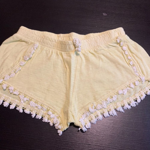 Jumbo shorts used for 5/6 years old, yellow, 104/110 cm