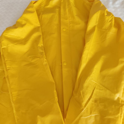 Yellow Nitscerada Large like new, raincoat size with hood