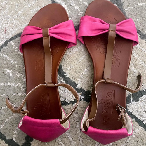 Voi & Noi women's sandals No 41 fuchsia and tan with bow