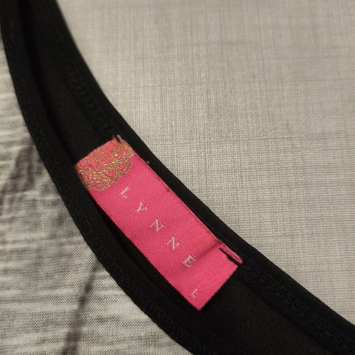 Lynne women's sleeveless top with graphic pop art print like new, black