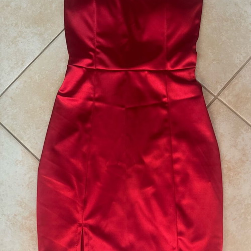 Mini dress red satin strapless new, size S