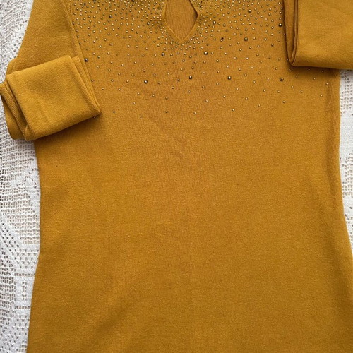 Women's blouse size M mustard color like new
