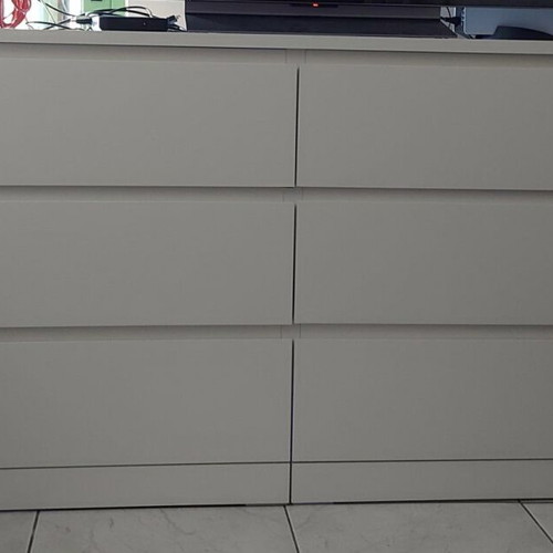 Malm dresser Ikea like new with 6 drawers