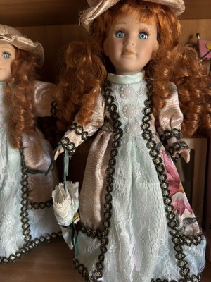 Porcelain doll like new