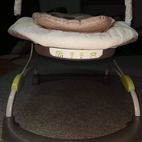 Mothercare baby bouncer like new with music and vibration