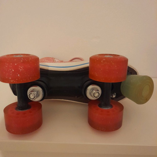 Byox Alicorn Quad Rollers with 4 wheels, size M 34-35 like new