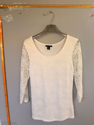 Women's white lace blouse with 3/4 sleeves used, size M