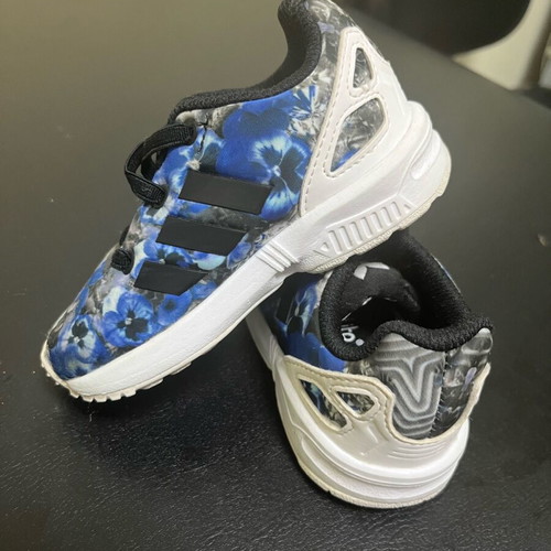 Adidas sneakers size 21 like new for girl