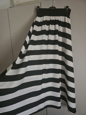 Maxi skirt striped black and white like new
