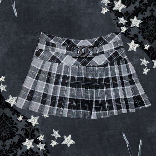 Vintage Mini Pleated Plaid Skirt like new, black and grey